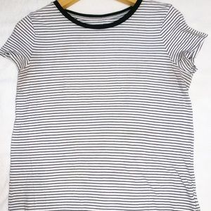 I am selling a T-shirt